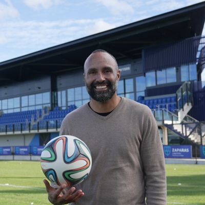 Photo of footballer Archie Thompson.